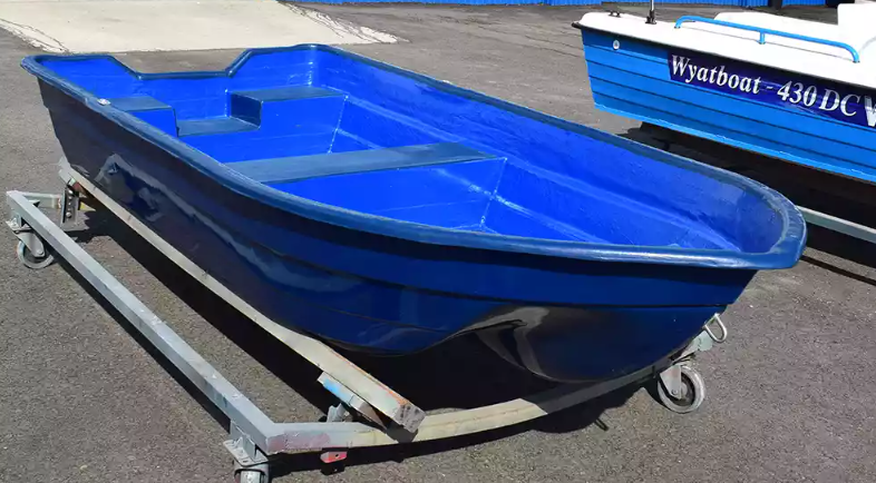 Стеклопластиковая лодка Neman-340 (тримаран) в Курске