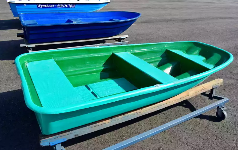 Стеклопластиковая лодка Старт (тримаран) в Курске