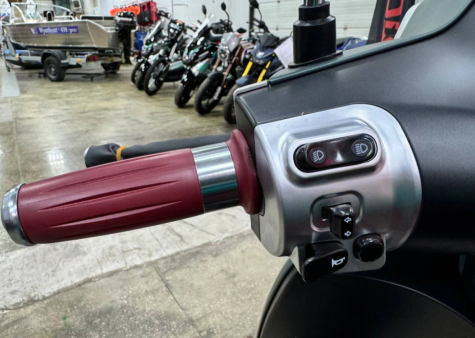 Скутер PROMAX Miami 240 (49) в Курске