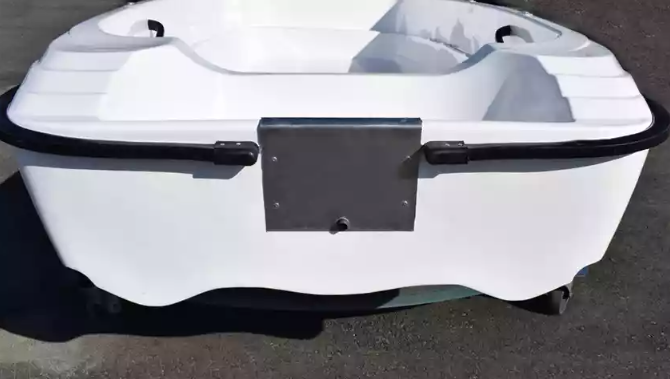 Стеклопластиковая лодка Пингвин (тримаран) в Курске