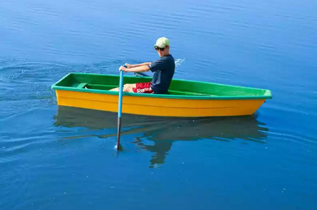 Стеклопластиковая лодка Малютка в Курске