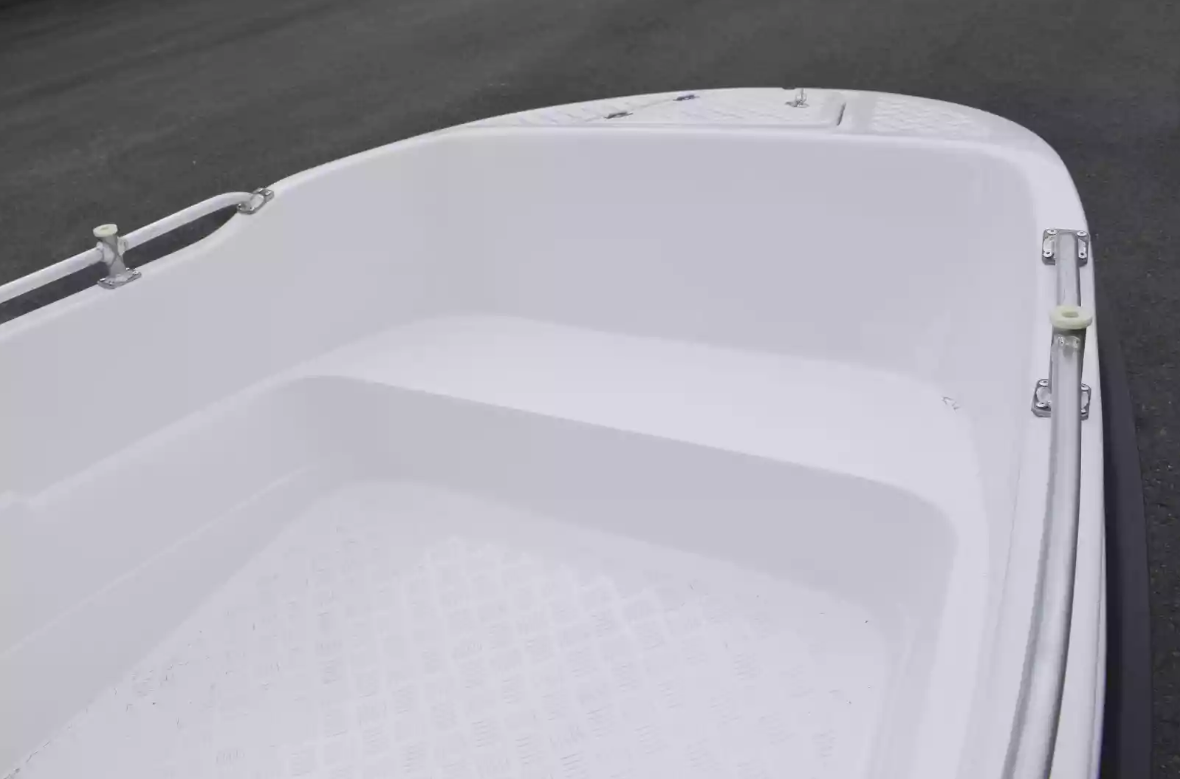 Стеклопластиковая лодка Пингвин New (тримаран) в Курске