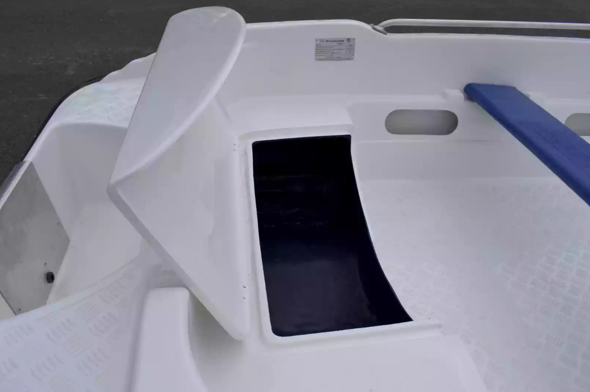 Стеклопластиковая лодка Пингвин New (тримаран) в Курске