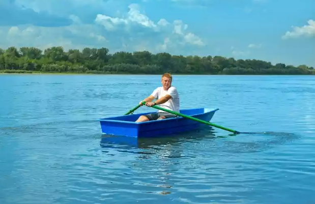 Стеклопластиковая лодка Малютка в Курске