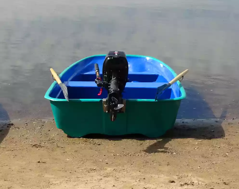 Стеклопластиковая лодка Старт (тримаран) в Курске