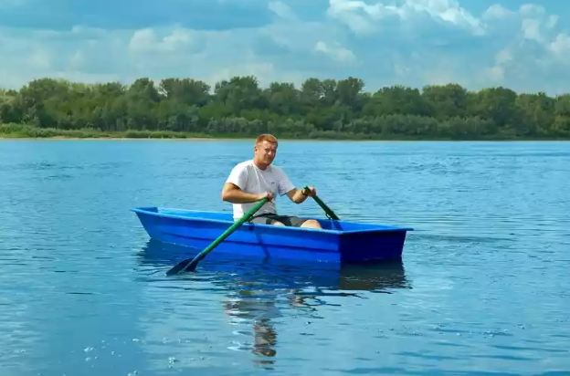 Стеклопластиковая лодка Малютка в Курске