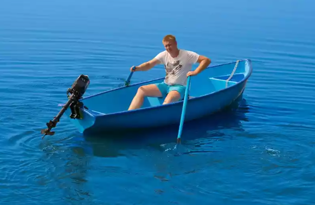 Стеклопластиковая лодка Омуль в Курске