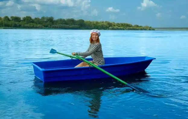 Стеклопластиковая лодка Малютка в Курске