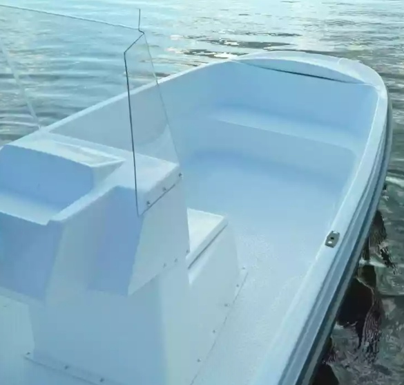 Стеклопластиковая лодка Пингвин с консолью (тримаран) в Курске