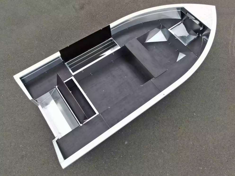 Алюминиевая лодка  Неман-420 в Курске