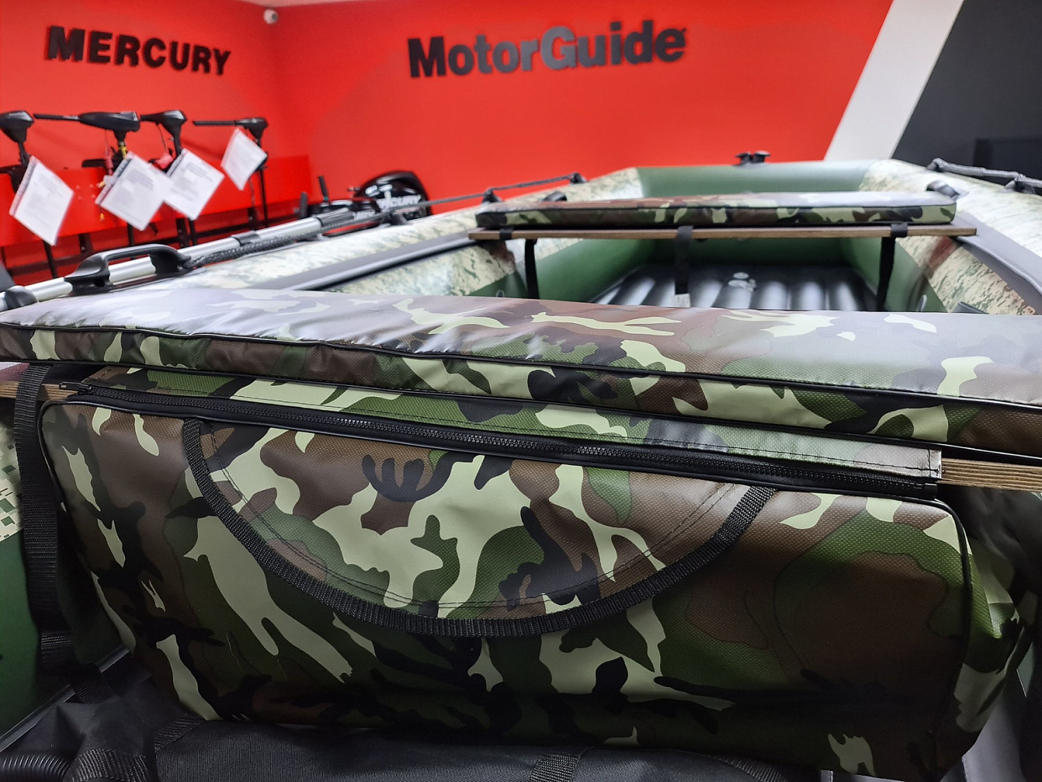 КОМПЛЕКТ МЯГКИХ НАКЛАДОК С СУМКОЙ ДЛЯ ЛОДОК 80Х20 КАМУФЛЯЖ в Курске